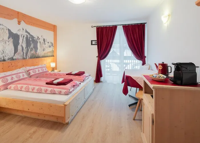 Cesa Ciasates Canazei