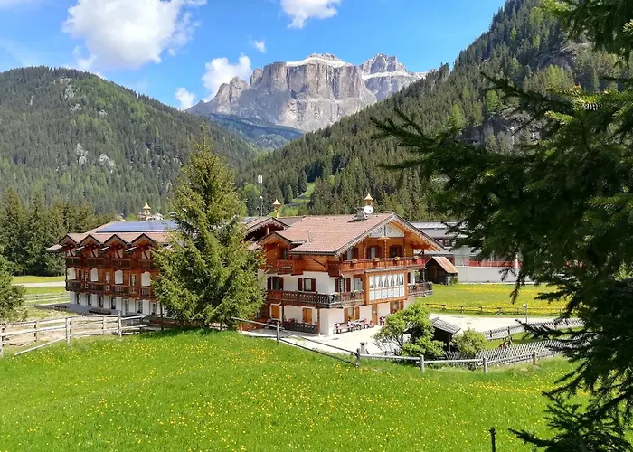 Alojamento de Acomodação e Pequeno-almoço Cesa Ciasates 3*