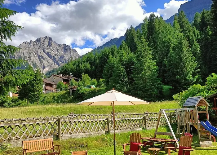 Alojamento de Acomodação e Pequeno-almoço Cesa Ciasates Canazei